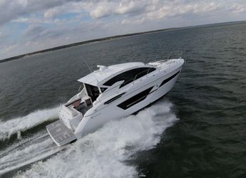 47' Cruisers Yachts 2020 Yacht For Sale